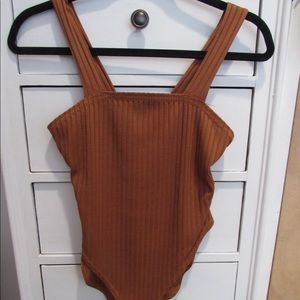 RIBBED SQUARE NECK BODYSUIT